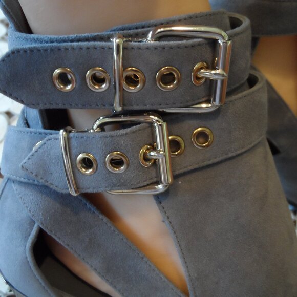 New Burberry Prorsum Gray Suede Heels w/Ankle Wrap Buckle Straps Size 38B - Picture 7 of 16